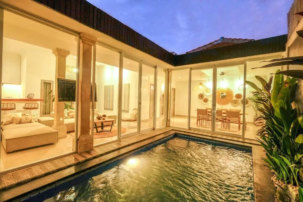 Casa De Beji Seminyak Villa